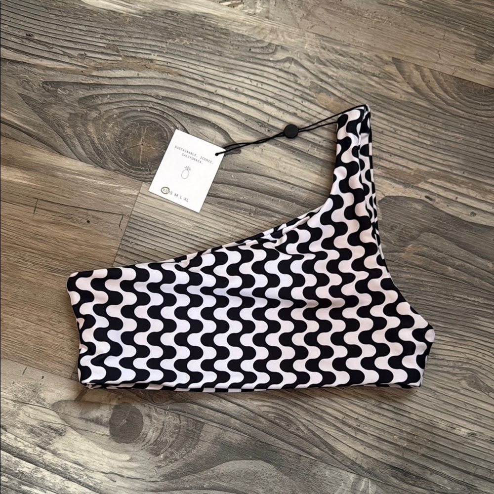 Skatie Ellis Top Dogtown Print XS NWT